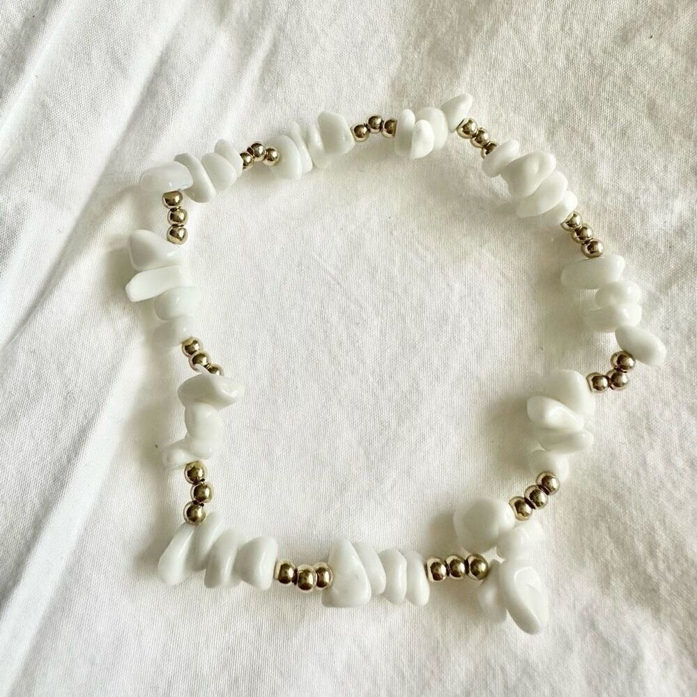 White and gold bohemian style rock bracelet ￼